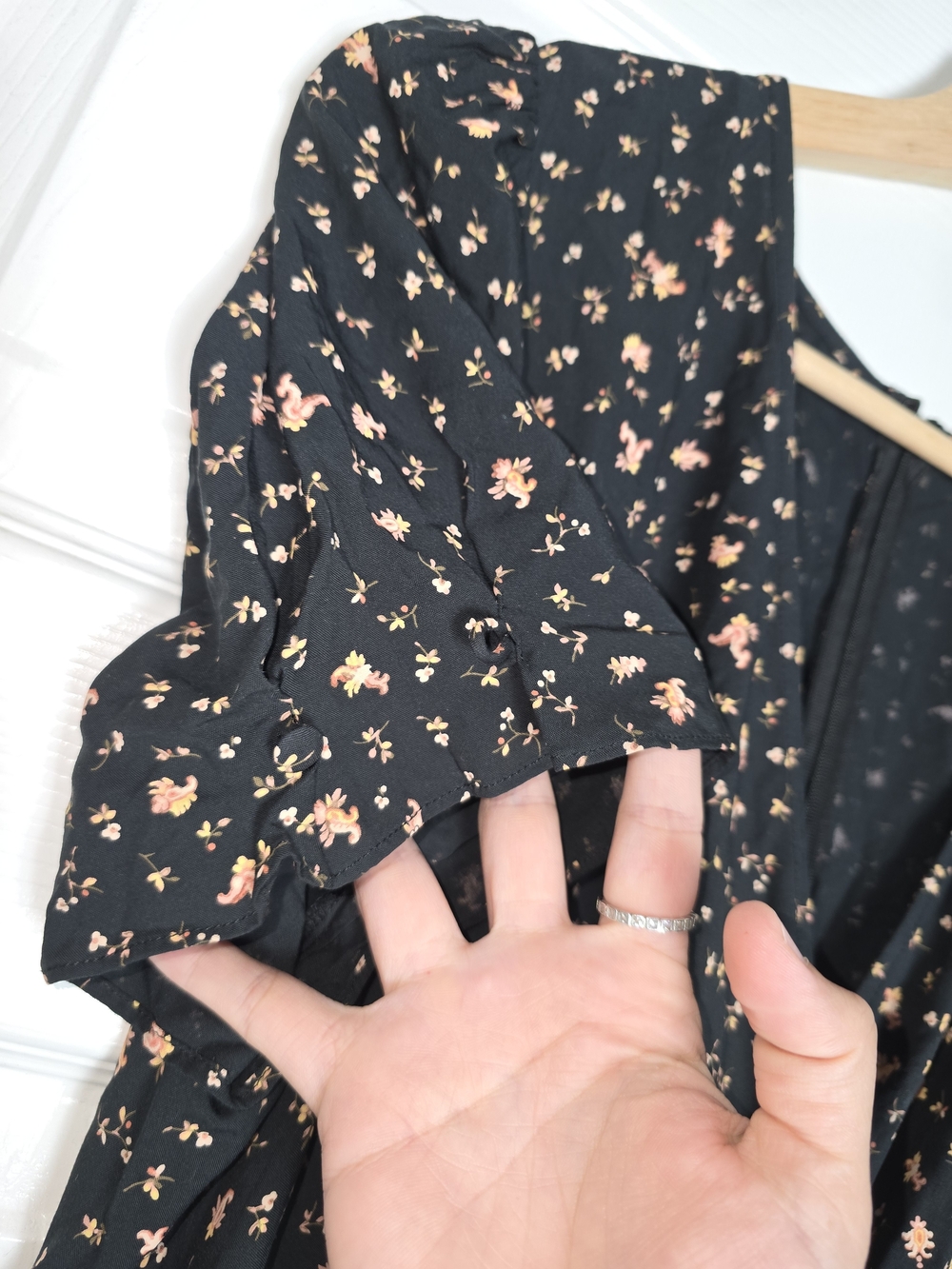 Madewell Black Floral Faux Wrap-Style Midi Dress Size 10 - Picture 7 of 12